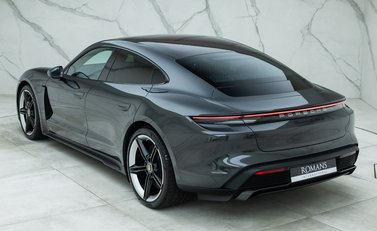 Porsche Taycan TURBO S 12