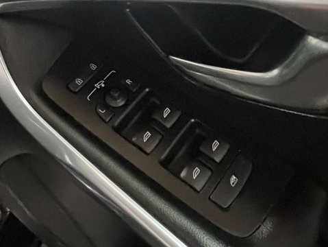 Volvo V40 1.5 V40 Inscription Edition T3 Auto 5dr 11
