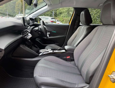 Peugeot 208 1.2 208 Allure Premium + PureTech S/S Auto 5dr 42