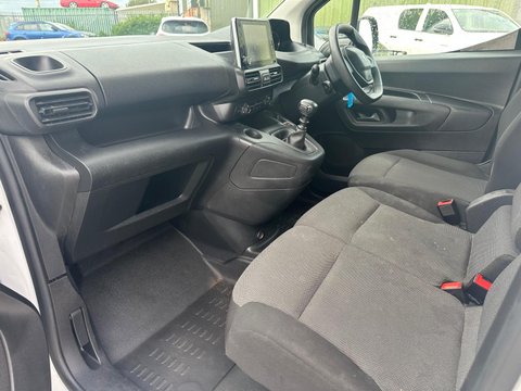 Peugeot Partner BLUEHDI PROFESSIONAL PREMIUM PLUS L1 17