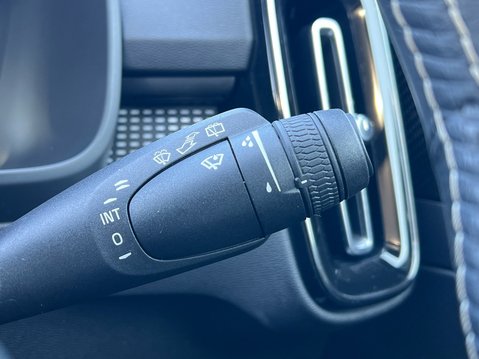 Volvo XC40 RECHARGE T5 R-DESIGN 33