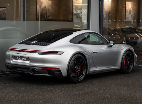 Porsche 911 Carrera GTS (992) 4
