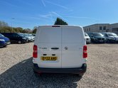 Vauxhall Vivaro SWB L1H1 Low Roof Dynamic 2900 Air Con Sensors Euro 6 NO VAT 7