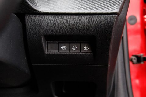 Peugeot 208 GT PREMIUM 17