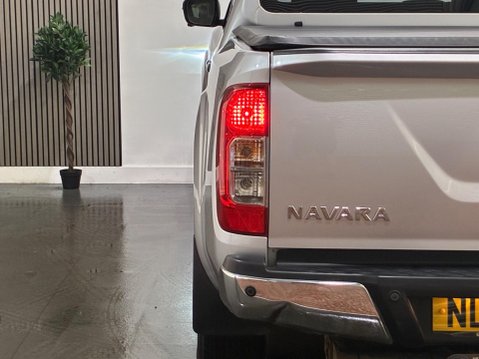 Nissan Navara 2.3 dCi Tekna 4WD Euro 6 (s/s) 4dr 23