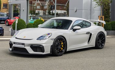 Porsche Cayman GT4 718 4