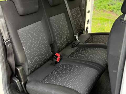 Vauxhall Combo 1.5 Turbo D 2300 Dynamic Crew Van L2 Euro 6 4dr 3