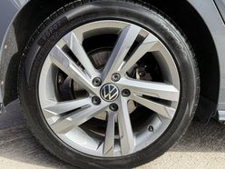 Volkswagen Golf 1.5 eTSI MHEV R-Line Hatchback 5dr Petrol Hybrid DSG Euro 6 (s/s) (150 ps) 14