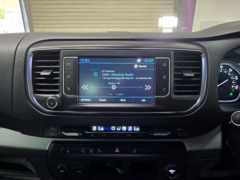 Peugeot Traveller 2.0 BlueHDi Allure Standard MPV MWB Euro 6 (s/s) 5dr (SNav) 25