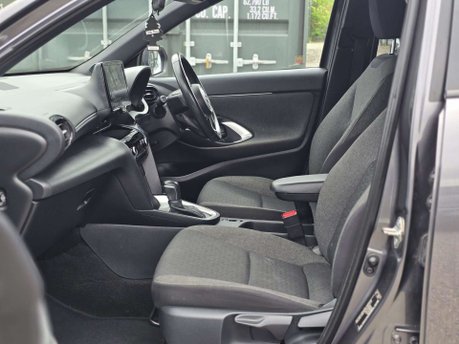 Toyota Yaris Cross 1.5 VVT-h Design SUV 5dr Petrol Hybrid E-CVT Euro 6 (s/s) (116 ps) 36