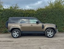 Land Rover Defender D250 | 3LT | AUTO | Nav | Heated Seats | 7