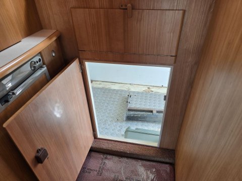 Autocruise Starblazer Motor Home 42