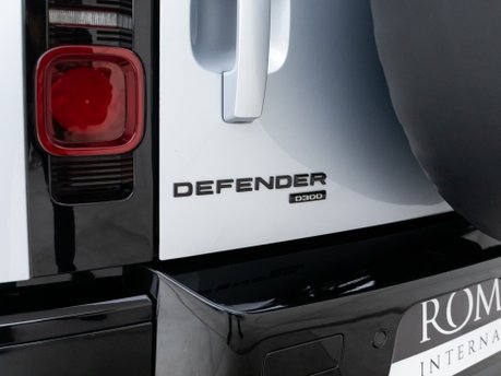 Land Rover Defender 110 D300 HSE Hard Top URBAN 