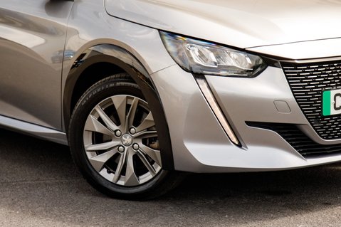 Peugeot 208 ALLURE PREMIUM 12