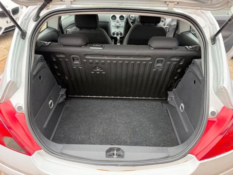 Vauxhall Corsa 1.4 16V Exclusiv Auto Euro 5 3dr (A/C) 24