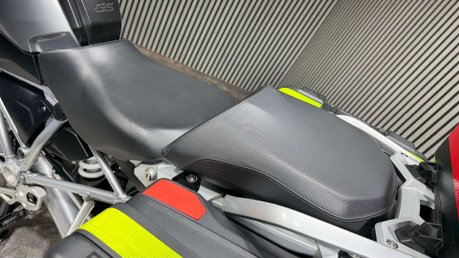 BMW R1200GS LC 2013 LOTS OF EXTRAS FULL LUGGAGE ONLY 36K SERVICED 43