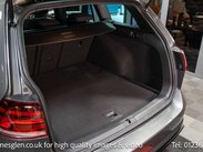 Volkswagen Golf 2.0 Golf R TSi Semi-Auto 4WD 5dr 28