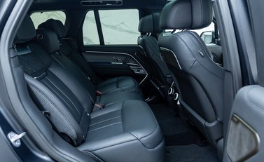 Land Rover Range Rover P530 SV 22
