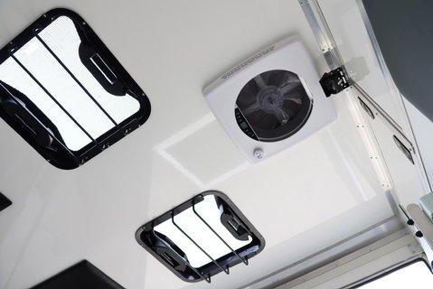 Renault Master BRAND NEW 3.5 TON STALLION BUILD EXTREME HEAVY DUTY HORSEBOX FROM SEEKER  17