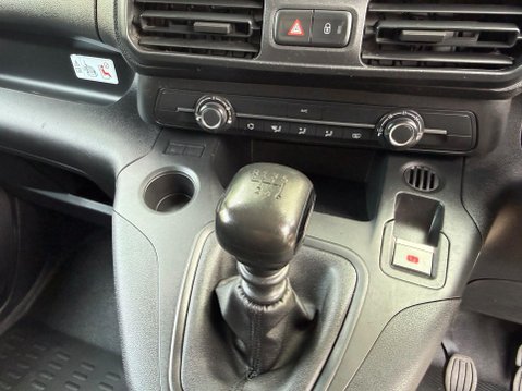Peugeot Partner BLUEHDI PROFESSIONAL PREMIUM L1 30
