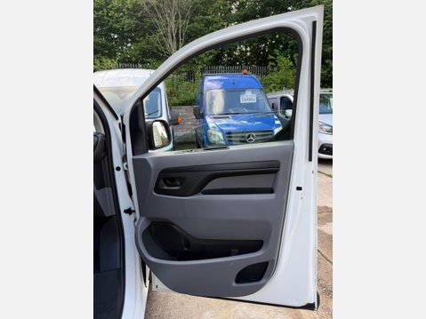 Peugeot Expert 1.6 BlueHDi 1000 Professional Standard Panel Van 6dr Diesel Manual MWB Euro 32