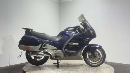 Honda ST 1999 RUNNING PROJECT BIKE SPARES OR REPAIR 58K TOURER 1