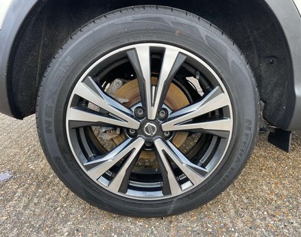 Nissan Qashqai 1.3 Qashqai N-Connecta DiG-T 5dr 13