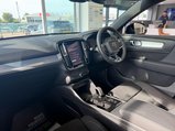 Volvo XC40 2.0 B4 MHEV Plus Dark DCT Auto Euro 6 (s/s) 5dr 8