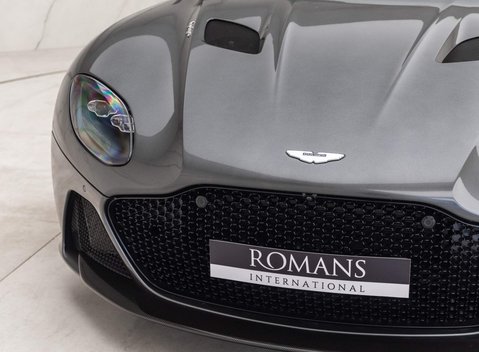Aston Martin DBS Superleggera 19