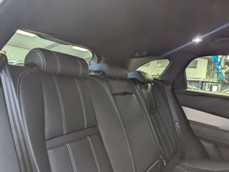 Land Rover Range Rover Velar 2.0 Range Rover Velar R-Dynamic SE D180 Auto 4WD 5dr 64