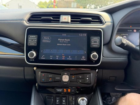Nissan LEAF TEKNA 16