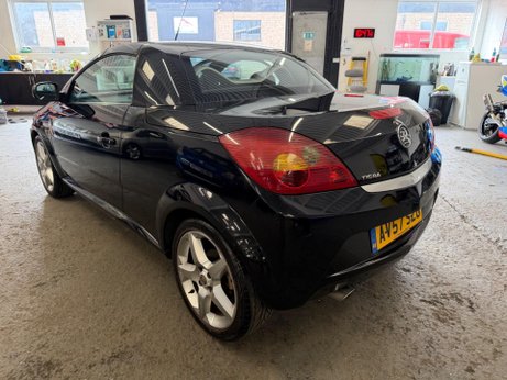 Vauxhall Tigra 1.8i 16v Exclusiv 2dr (a/c) 3