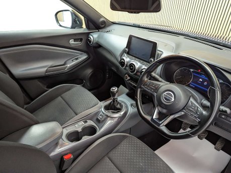 Nissan Juke 1.0 Juke N-Connecta DiG-T 5dr 33