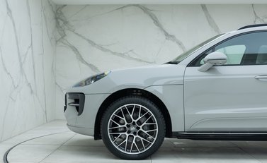 Porsche Macan S 39