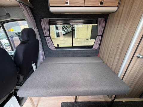 Mercedes-Benz Sprinter 9