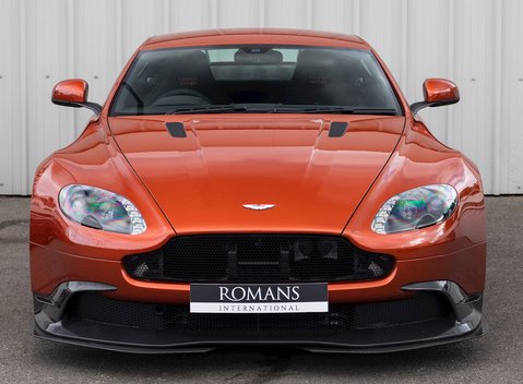 Aston Martin Vantage GT8 6