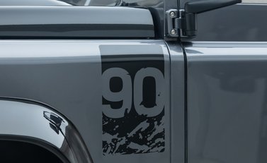 Land Rover Defender 90 ADVENTURE 29