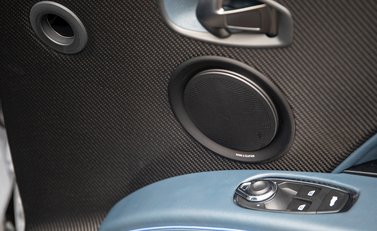 Aston Martin DBS Superleggera 21