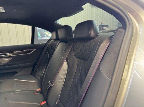 BMW 7 Series 4.4 750i M Sport xDrive Auto 4WD 4dr 64