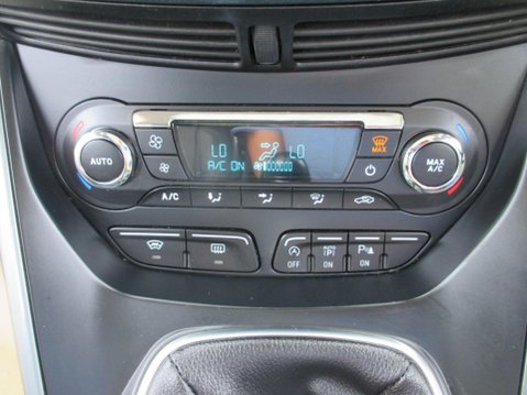 Ford C-Max 1.0T EcoBoost Titanium X Euro 5 (s/s) 5dr 22
