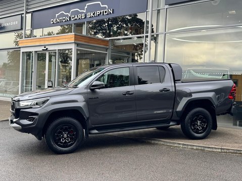 Toyota Hilux GR SPORT 4WD D-4D DCB 4