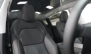Tesla Model Y PREMIUM LONG RANGE AWD Diamond Black GROK AI Heated & Vented Seats 1 Owner 4
