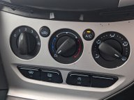 Ford Focus ZETEC NAVIGATOR TDCI 27