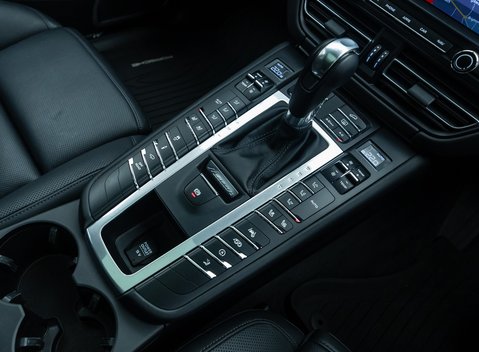 Porsche Macan TURBO 23