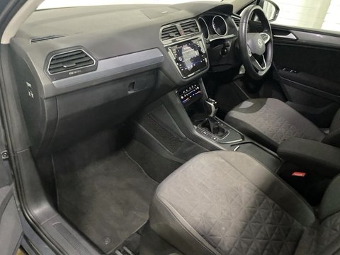 Volkswagen Tiguan LIFE TSI DSG 12
