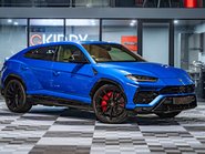 Lamborghini Urus V8 1