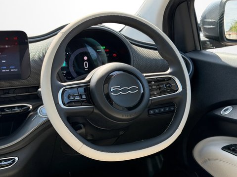 Fiat 500 87kW La Prima 42kWh 3dr Auto 17