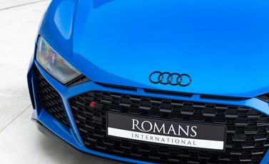 Audi R8 V10 Performance Carbon Black 19