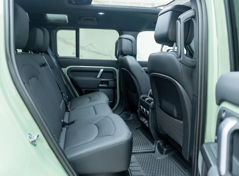 Land Rover Defender 110 D300 75TH LIMITED EDITION 14