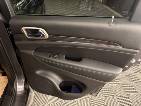 Jeep Grand Cherokee 3.0 V6 CRD Overland Auto 4WD Euro 6 5dr 31